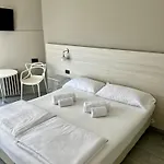 호텔 Astoria