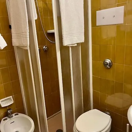 Astoria טורי דל בנקו