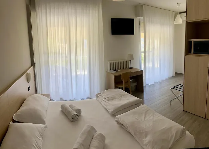 Astoria Отель 2*