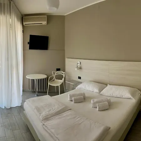 Astoria 2*