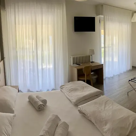 Astoria Hotel 2*